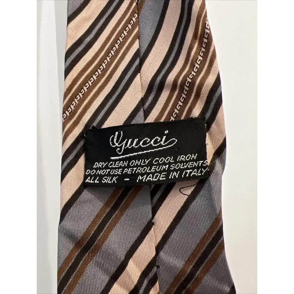 VTG Gucci Striped ALL SILK Neck Tie‎ Preppy Designer Logo